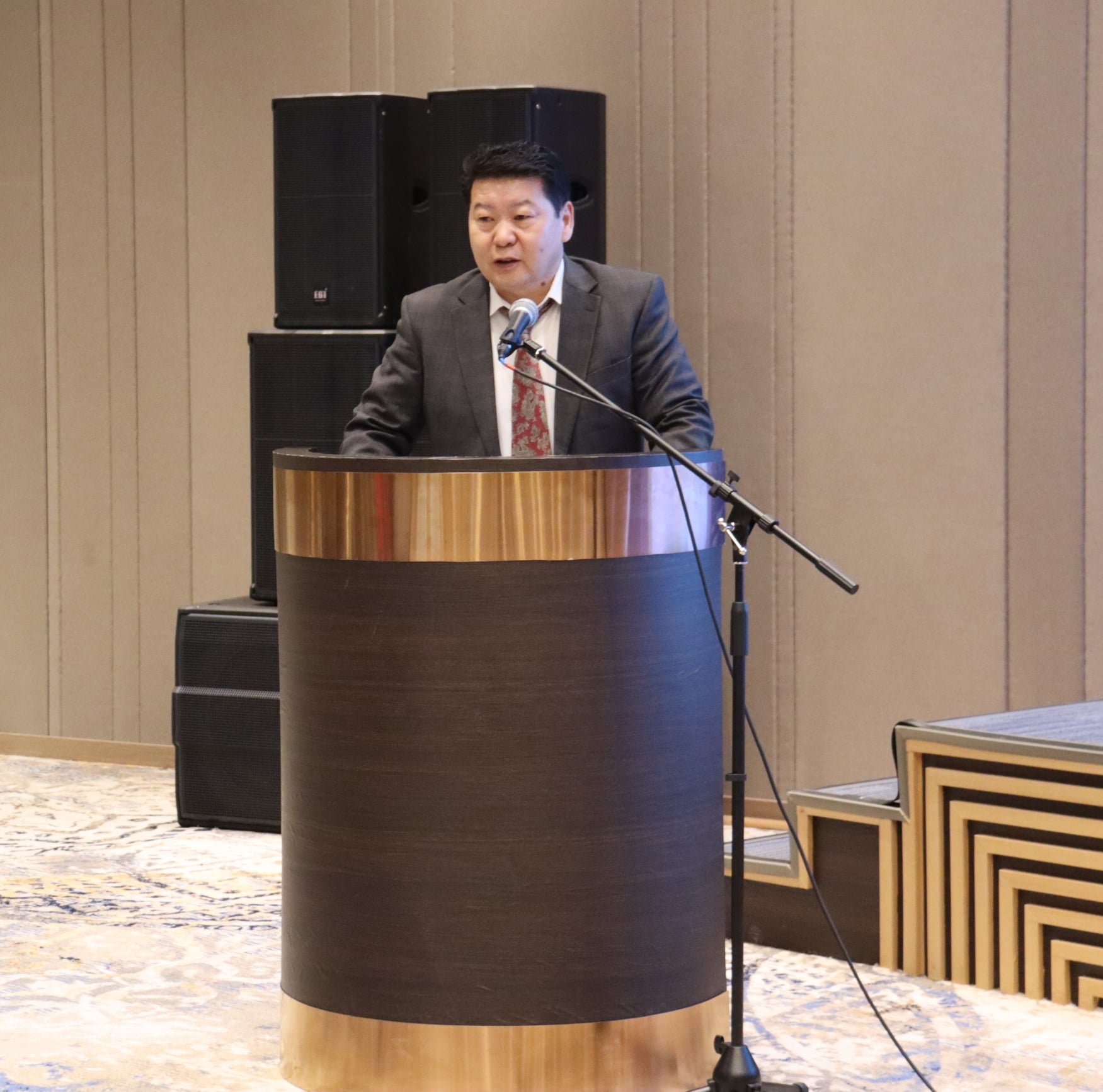 Г.Цогтсайхан: Орон сууц, нийтийн аж ахуйн салбарт 11 мянга гаруй хүн ажиллаж байна