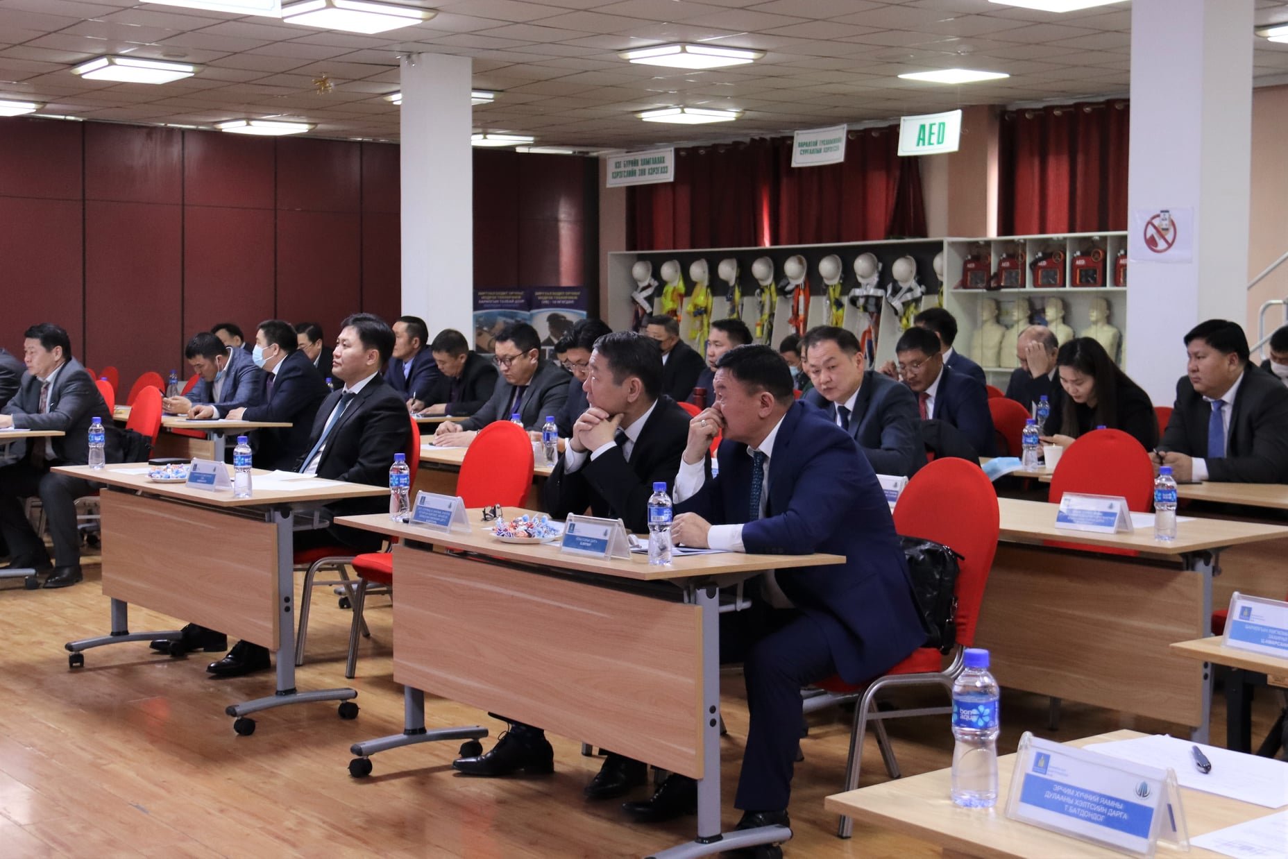 “Сумын хөгжил, инженерийн дэд бүтцийн хангамж” хэлэлцүүлэг болж байна