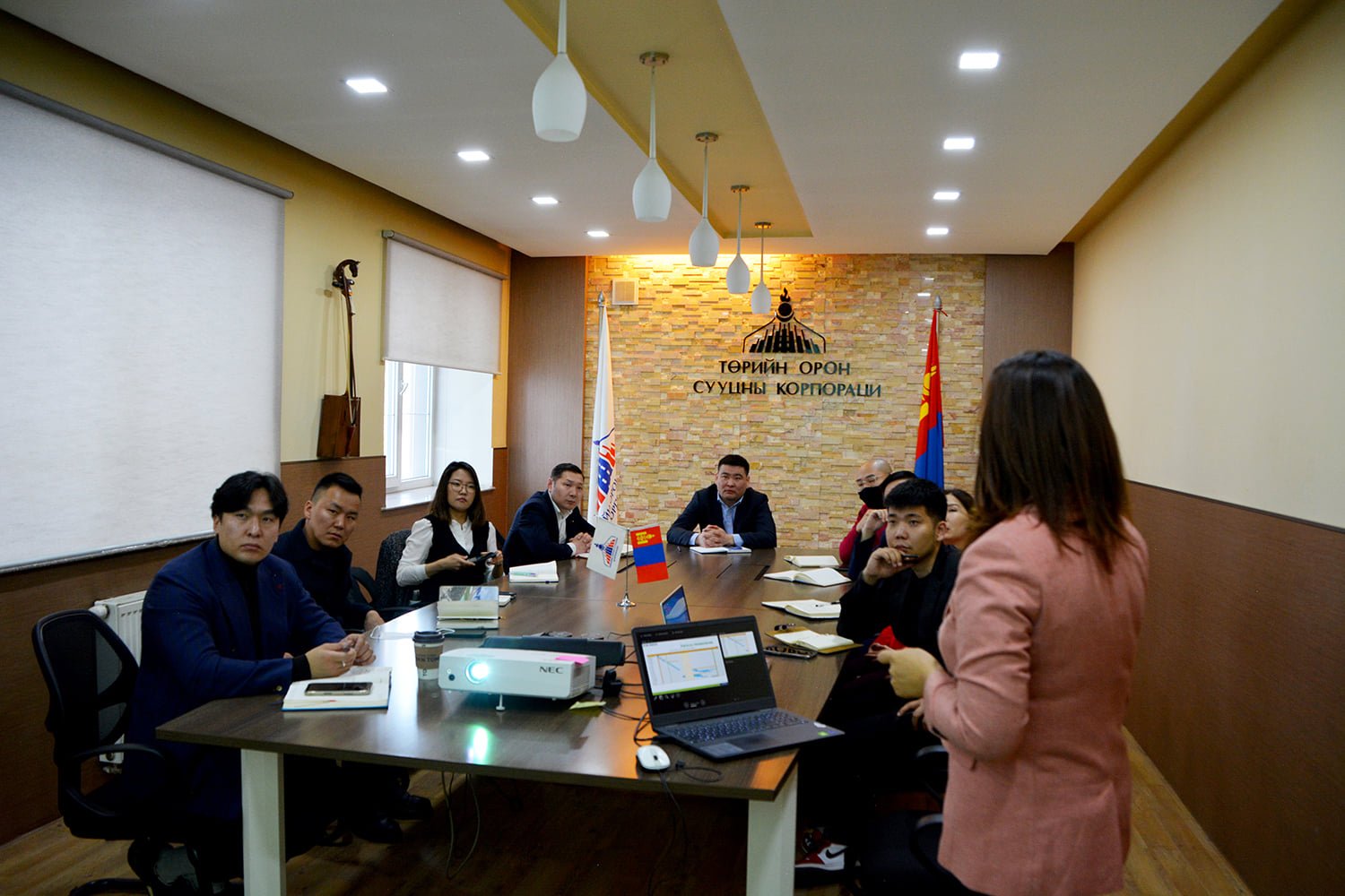 “ТОСК” ТӨХХК-ийн гүйцэтгэх захирал Л.Батжаргал “Эко яармаг” төслийн гүйцэтгэгчидтэй уулзлаа