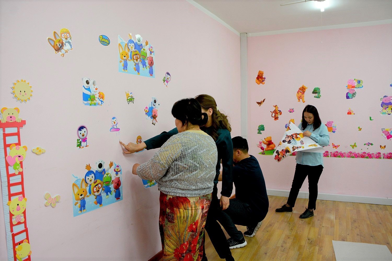 “ТОСК”-ийнхан хүүхдийн өрөө гаргаж, тохижууллаа