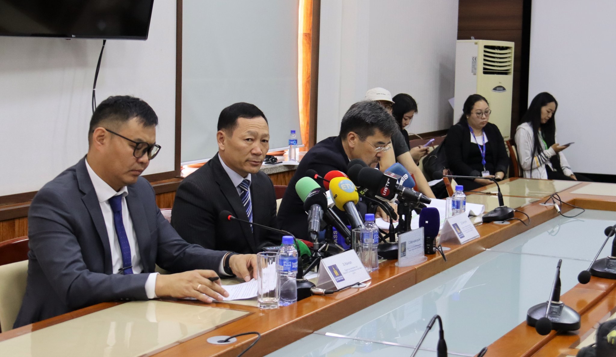 Төслийн мэдээллээ яаралтай ирүүлэхийг мэдэгдлээ