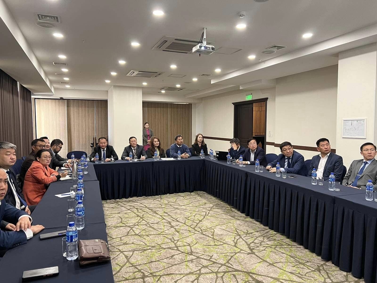 “Удирдах албан хаагчийн ёс зүйн манлайлал” хэлэлцүүлэг боллоо