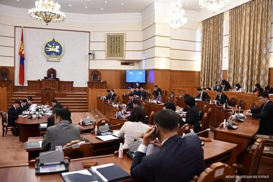 Газрын багц хуулийн төслүүдийг хэлэлцэх эсэхийг УИХ дэмжлээ