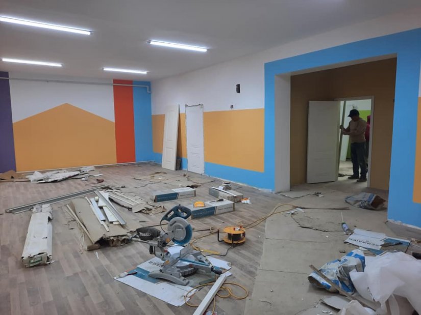 Цэцэрлэг, сургуулийн засварт чанаргүй будаг ашиглахгүй байхыг санууллаа