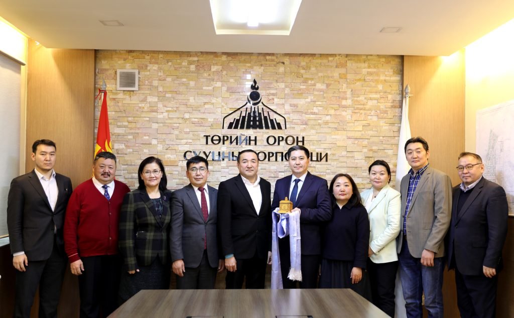 “Төрийн орон сууцны корпораци” ТӨХХК-ийн Гүйцэтгэх захирлаар томилогдсон Э.Тамир ажлаа хүлээн авлаа