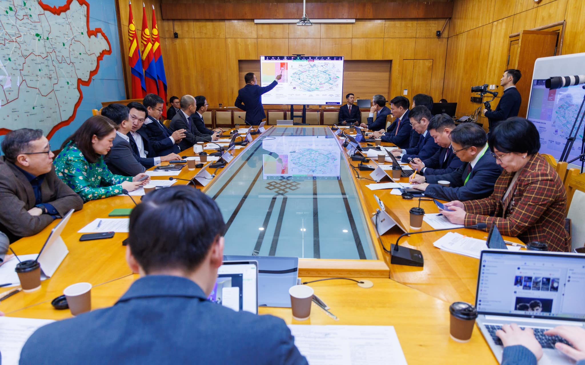 "Шинэ Хархорум" хотын бүтээн байгуулалтын үндэсний хороо хуралдлаа